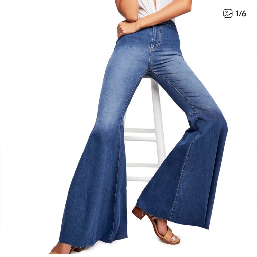 Free People Women's just float on Blue Flare Jeans 27